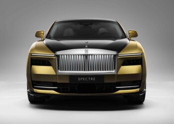 Rolls-Royce revela el Spectre, el primer auto totalmente eléctrico de gama celestial