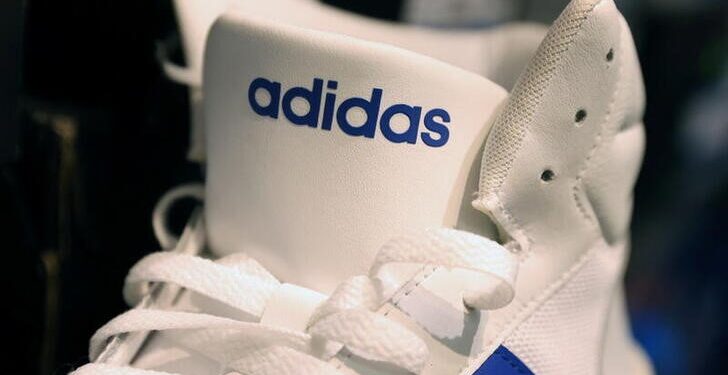 Adidas cae un 3,2 % en Bolsa tras finalizar su colaboración con Kanye West