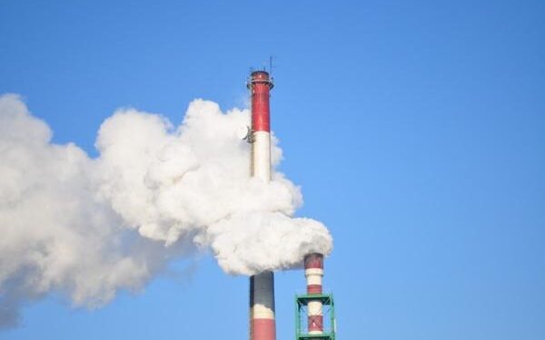 En 2021, la intensidad de carbono mundial solo se redujo un 0.5%