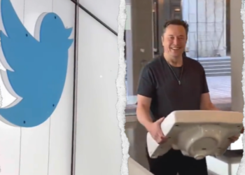 Elon Musk entra en la sede de Twitter con un lavamanos