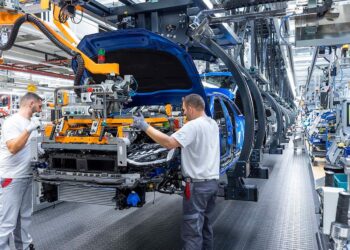La crisis energética podría reducir la producción de autos en Europa casi un 40%