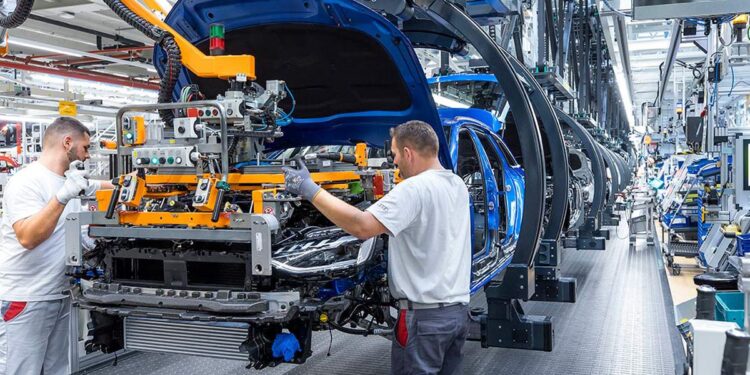 La crisis energética podría reducir la producción de autos en Europa casi un 40%