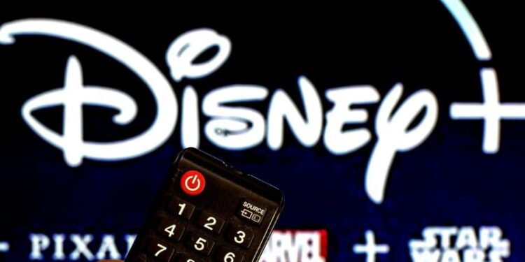 Disney busca congelar contrataciones y recortar empleos