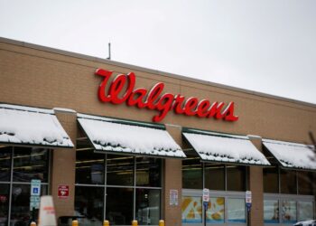 Filial de Wallgreens compra Summith Health por 8,900 mdd