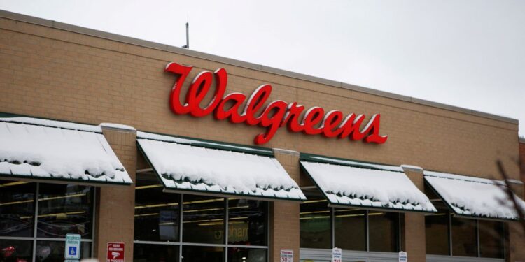 Filial de Wallgreens compra Summith Health por 8,900 mdd