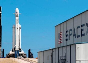 Empleados de Space X despedidos por criticar política de Musk en Twitter