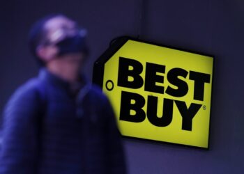 Best Buy prevé menor caída de ventas para esta temporada navideña