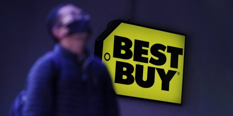 Best Buy prevé menor caída de ventas para esta temporada navideña