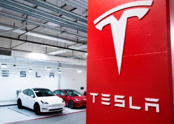 Tesla reducirá su producción en Shanghái en enero