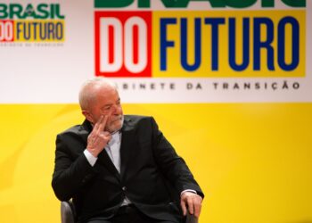 Cae actividad económica Brasil mientras tasas golpean demanda