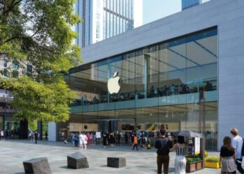 Apple cede a las exigencias de la UE y permitirá tiendas de aplicaciones de terceros