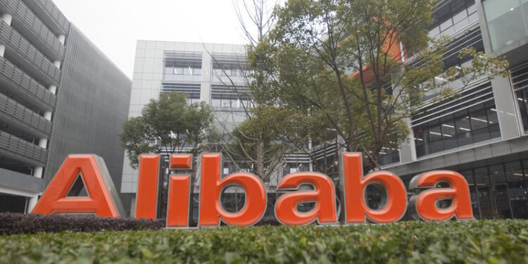Alibaba sube casi un 2% y Nio retrocede un 1%