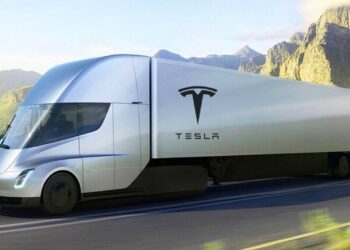 Tesla entrega camiones a fábrica de Pepsi en Nevada