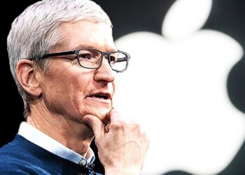 Tim Cook cobrará en Apple 40% menos en 2023 tras pedir un ‘ajuste’