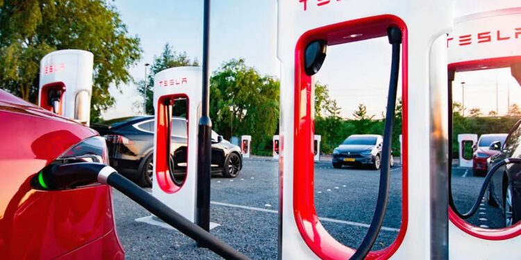 Tesla abrirá la red de carga de EE.UU. en un programa federal de US$7.500 millones