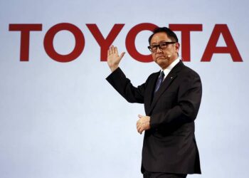 El nuevo jefe de Toyota sí apuesta por los eléctricos, pero no esperes una revolución