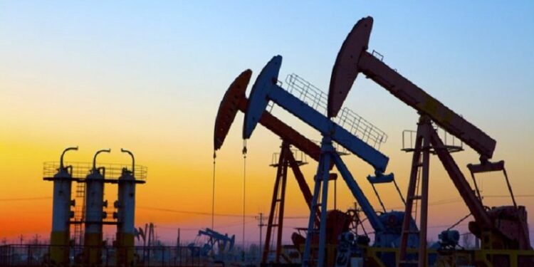 El petróleo de Texas sube un 1,12 % en la apertura y llega a 74,21 dólares