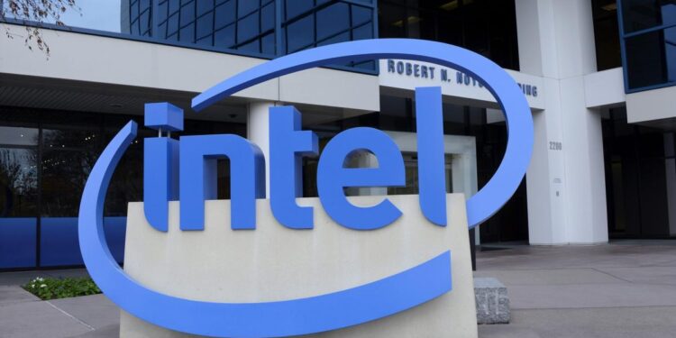 Director general de Intel se recorta el salario un 25% tras malos resultados