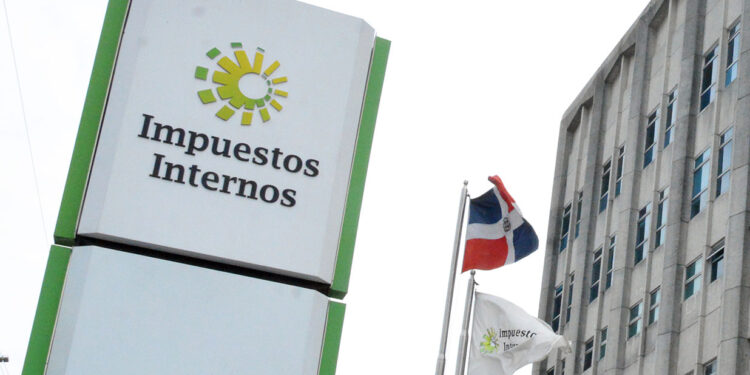 Director de la DGII dice turismo, construcción y comercio son los que más crecen en recaudación