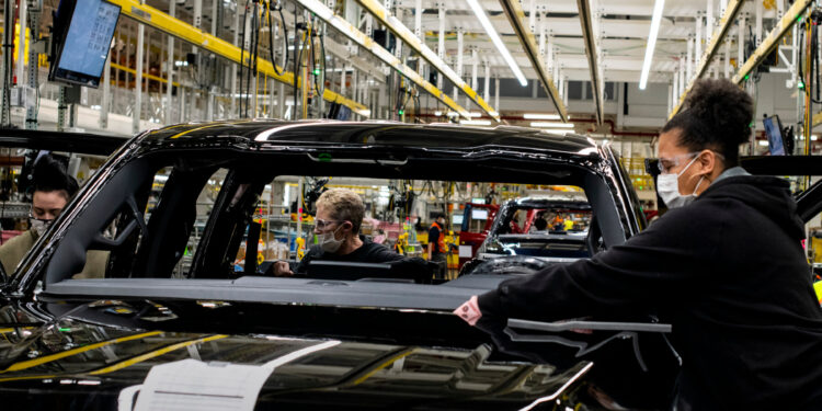 Nueva planta de Ford en Tennessee apunta a fabricar 500,000 camionetas eléctricas al año