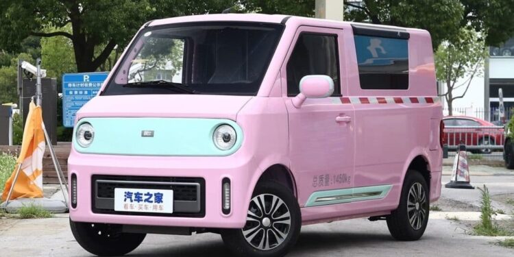 Alibaba lanza en China una furgoneta eléctrica con 120 km de autonomía y un precio de 4.000 euros