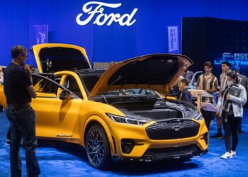Ford prevé pérdidas de 3,000 mdd en su negocio de vehículos eléctricos