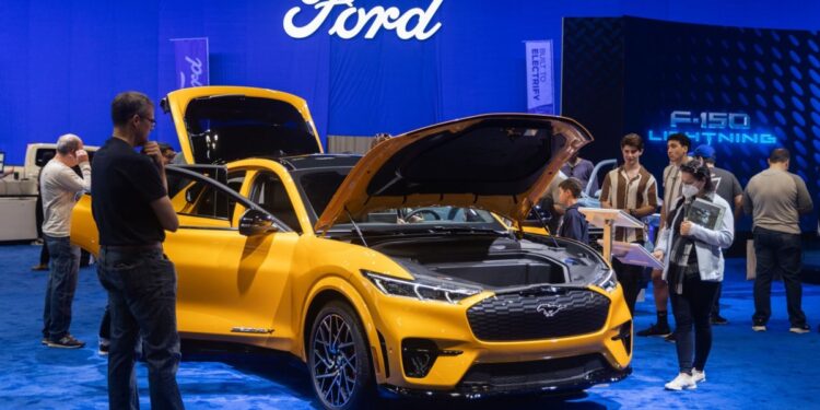 Ford prevé pérdidas de 3,000 mdd en su negocio de vehículos eléctricos