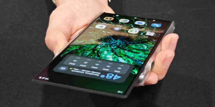 Así es el móvil presentado en el MWC 2023 que se carga en 9 minutos