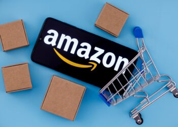 Amazon reduce sus ingresos en Europa por primera vez y triplica sus pérdidas