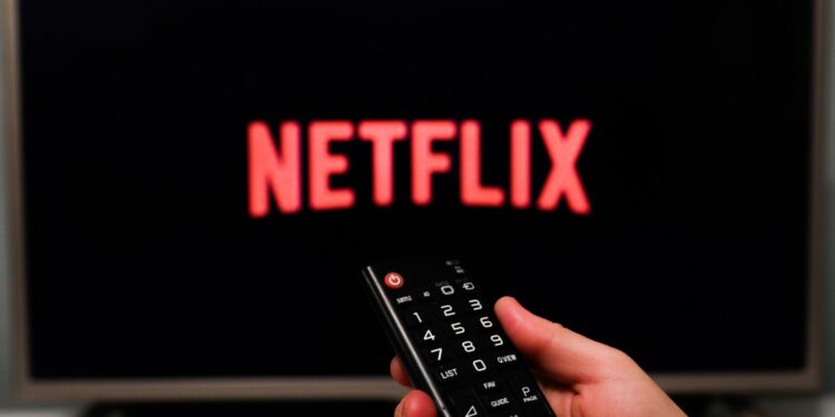 Netflix retrasa eliminar cuentas compartidas