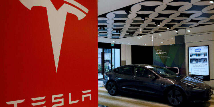 Margen trimestral de Tesla cae por los grandes descuentos