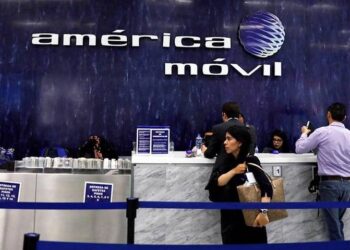 Ganancias de América Móvil de Carlos Slim caen 2.1% en primer trimestre