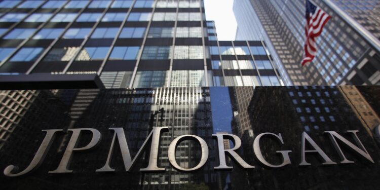 CEO de JPMorgan cree que la crisis bancaria de EU continúa y ve largas repercusiones