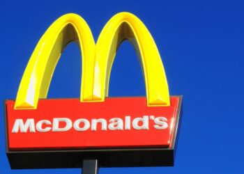 McDonald’s Corp alista reestructura y despidos, publica el WSJ