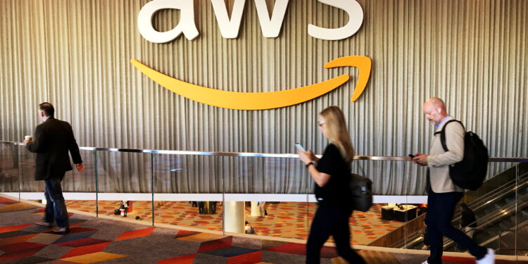 Amazon entra a la carrera de la IA: busca acelerar a 10 startups globales de inteligencia artificial generativa
