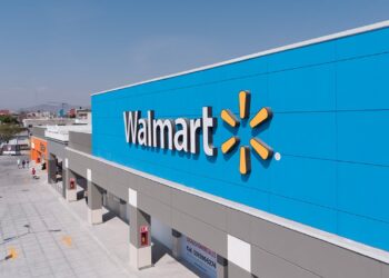 Walmart creará red de estaciones de carga para autos eléctricos en EU