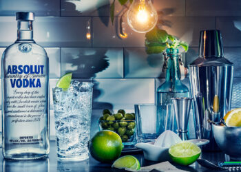 Fabricante de vodka Absolut detiene exportaciones a Rusia tras amenaza de boicot