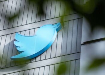 Así fue la metamorfosis de Twitter tras un año a la sombra de Elon Musk