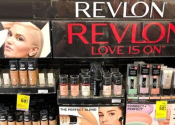 Revlon sale de la bancarrota tras ser adquirida por sus acreedores