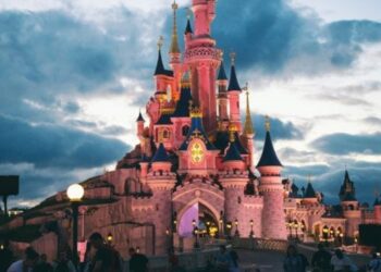 Disneyland Hong Kong perdió 268 mdd en 2022 ante las restricciones por covid