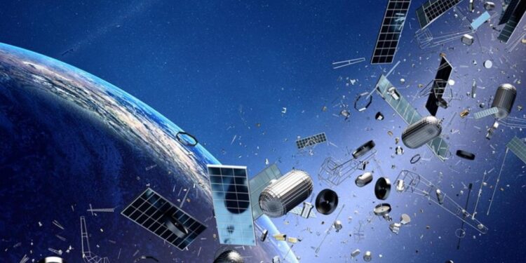 Arianespace lanzará en 2026 primera misión para limpiar de basura el espacio