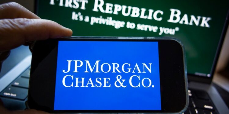 Los grandes bancos de EU se vuelven clave para frenar la crisis bancaria