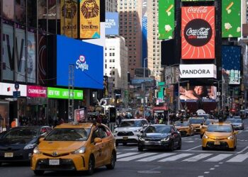 Latinas en Nueva York ganan 58 centavos por cada dólar de hombre blanco