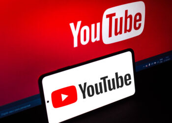 YouTube prueba una herramienta impulsada por IA que permite el doblaje de vídeos en otros idiomas