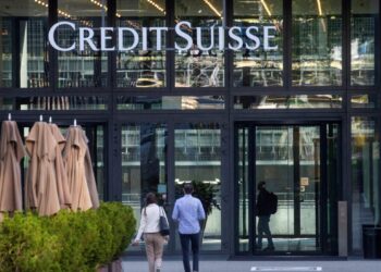 Todo a punto para el adiós del histórico banco Credit Suisse, que será absorbido por UBS