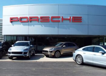 Porsche advierte que el lujo no es inmune a la economía: acciones tocan mínimos en un año