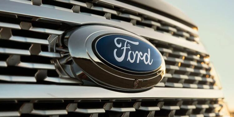 EU amplía investigación sobre 708,000 vehículos Ford con fallos en el motor