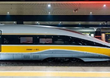El tren más rápido del mundo ya supera los 450 km/h y quiere superar la velocidad de los aviones
