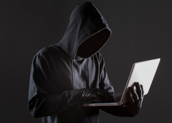 Un hacker desvela los cinco errores que cometes con tu móvil que le permiten hackearlo en segundos
