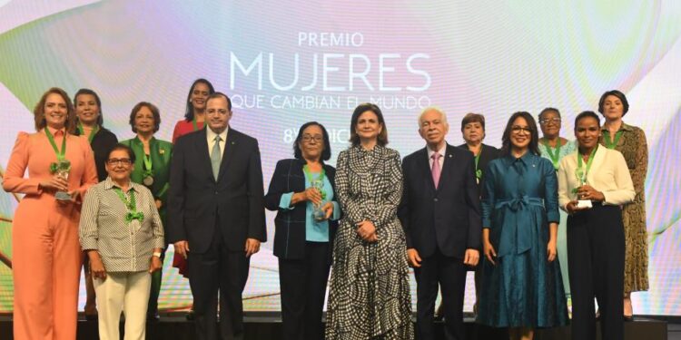Financial Alliance for Women premia al Banco BHD y a su presidente